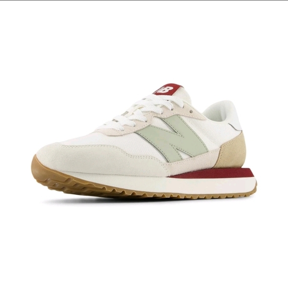 New Balance Women's 327 Retro Style - White/Green - Picture 2 of 9